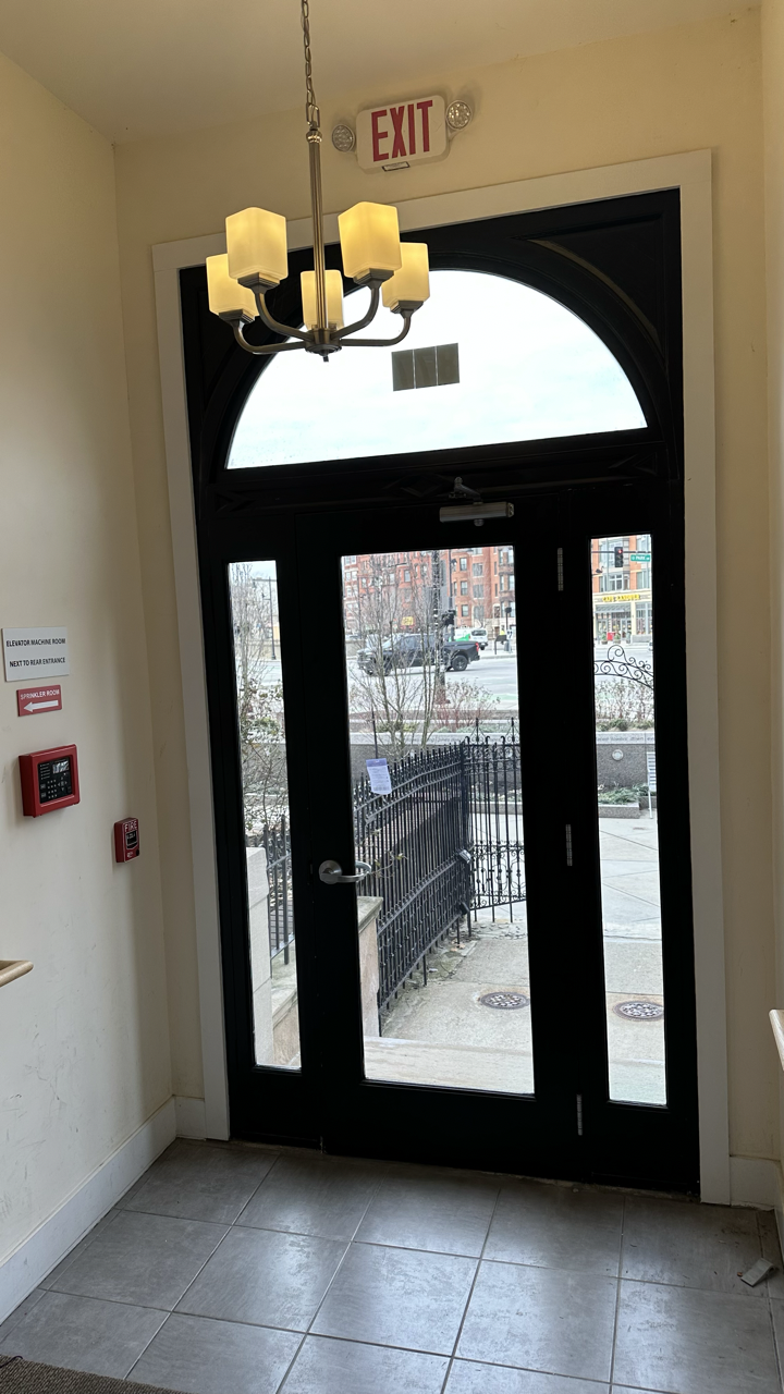 877 Beacon St, Fenway