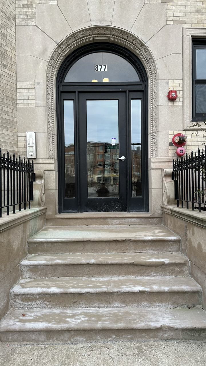 877 Beacon St, Fenway