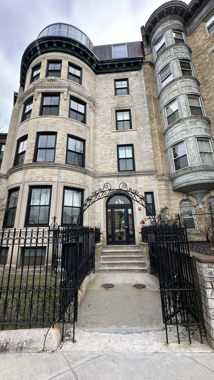 877 Beacon St, Fenway