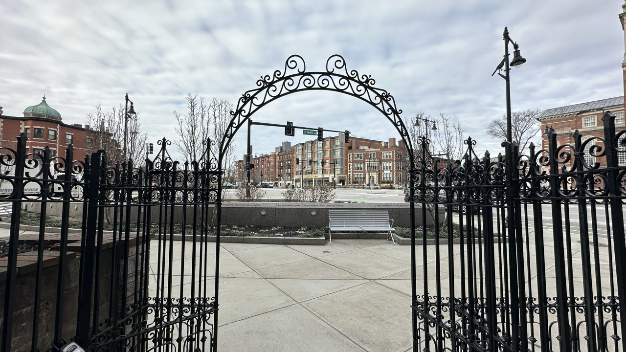 877 Beacon St, Fenway