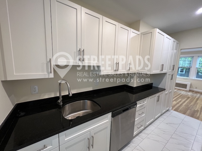 175 Kent St, Brookline