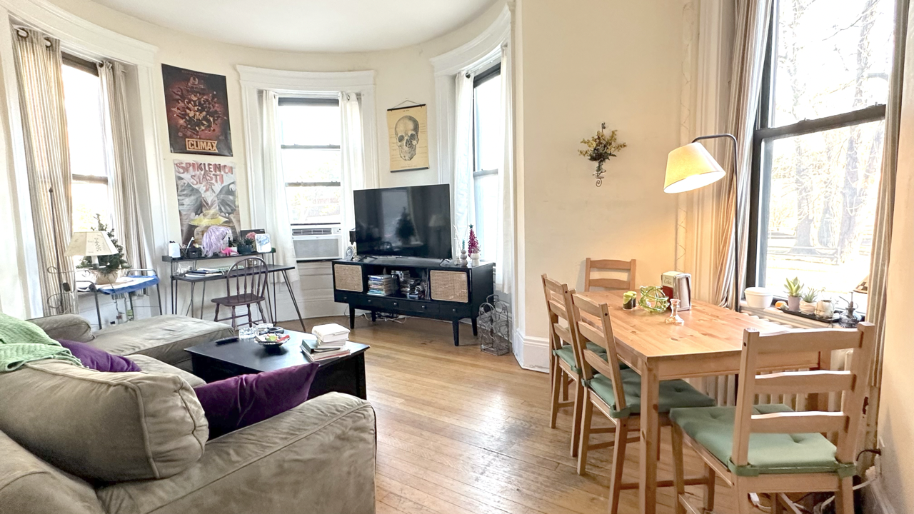 583 Beacon St, Fenway