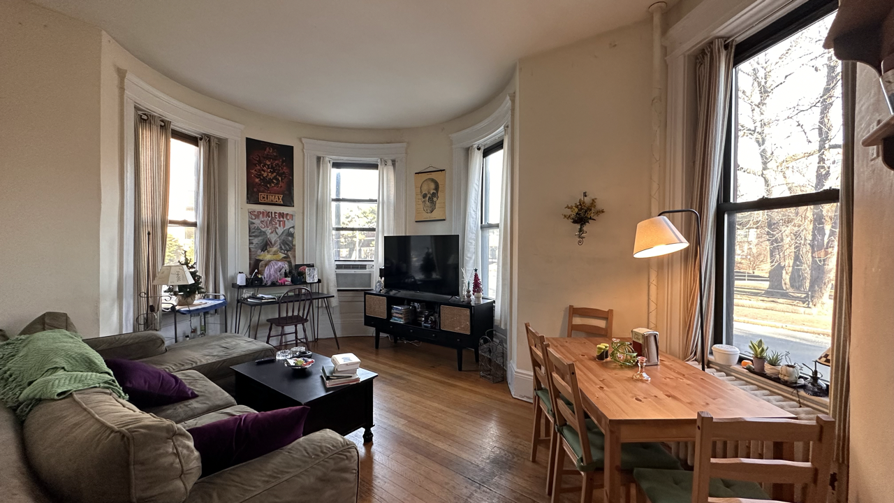 583 Beacon St, Fenway