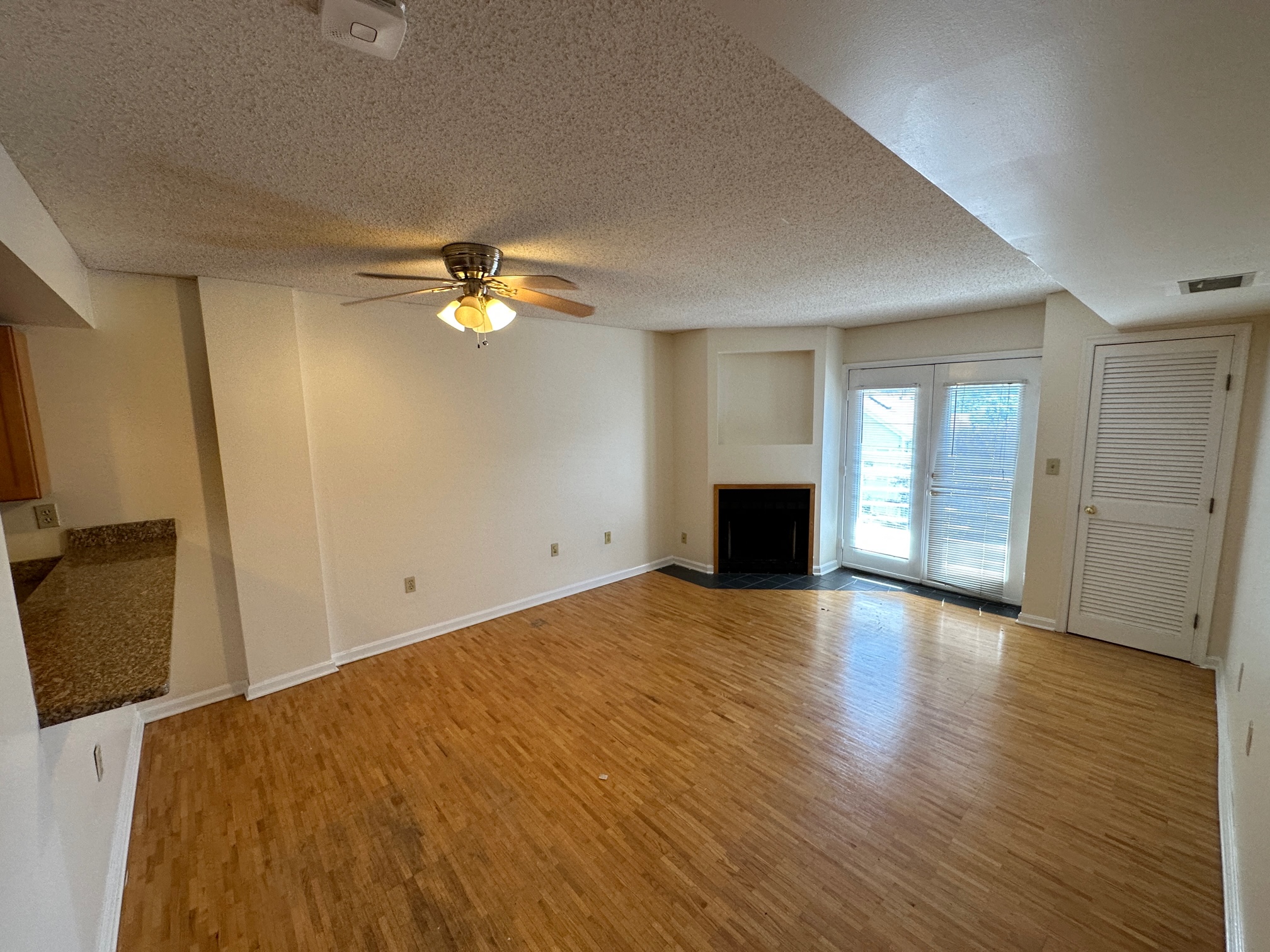 345 Franklin St, Riverside