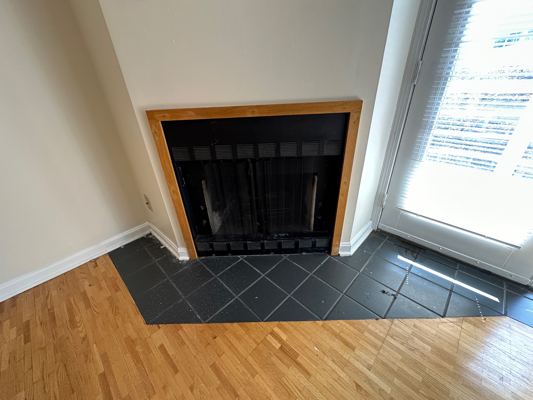 345 Franklin St, Riverside