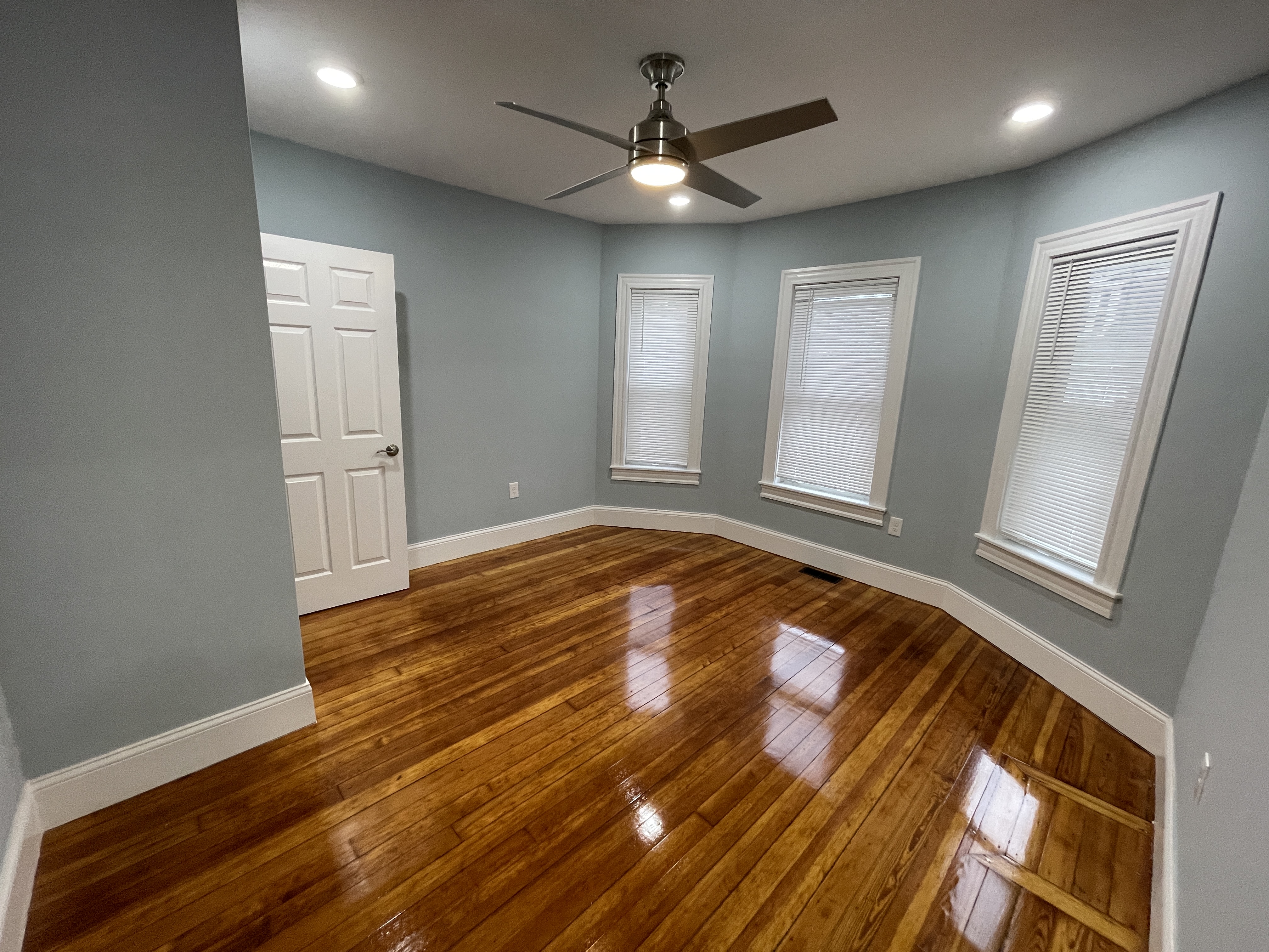 3 Mossland St, Porter Square