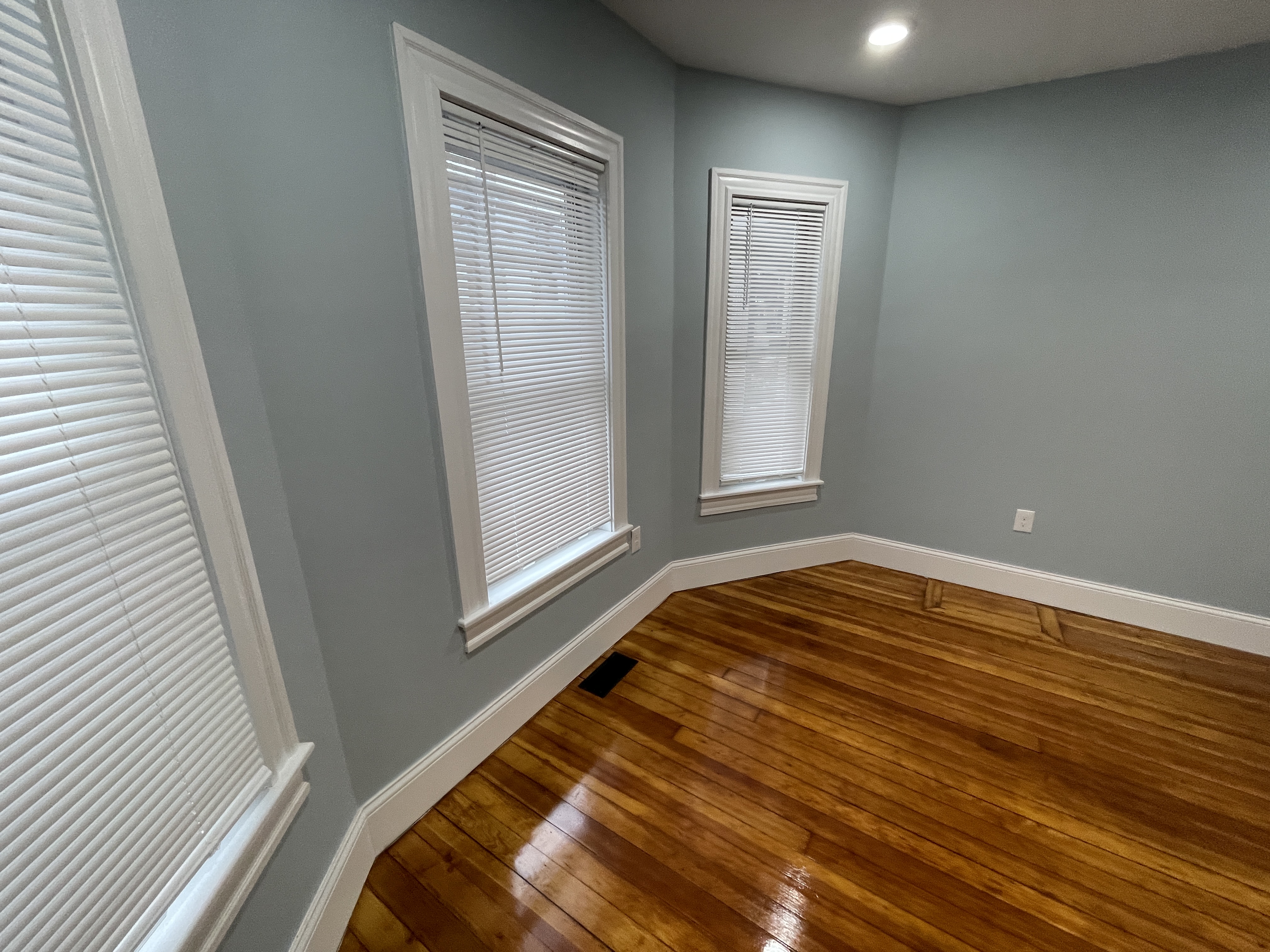 3 Mossland St, Porter Square