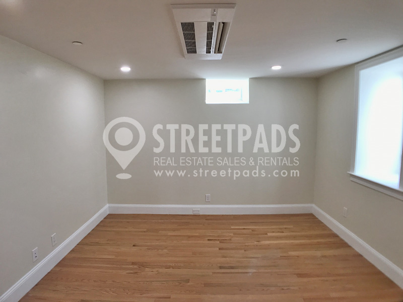 12 Harris St, Coolidge Corner