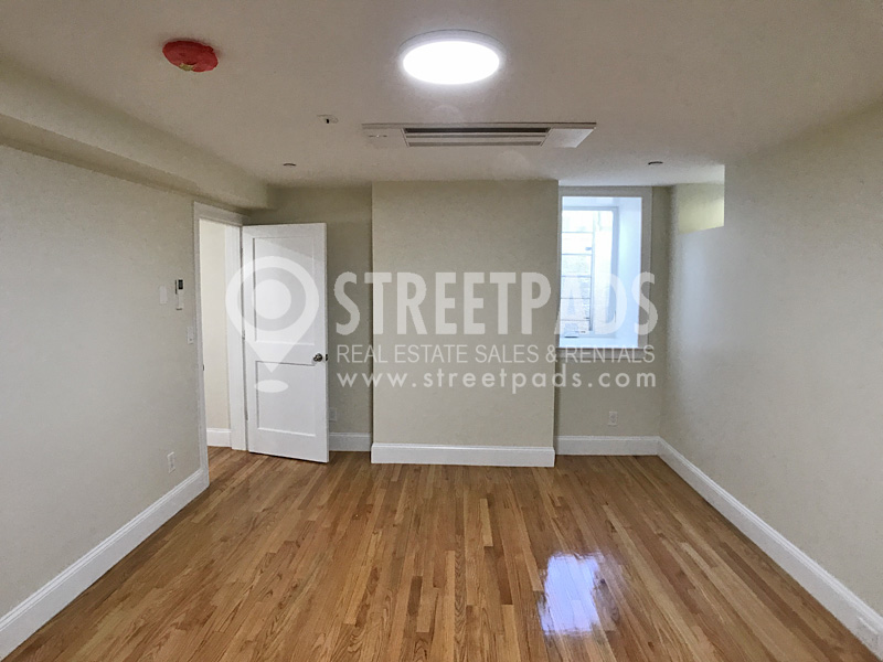 12 Harris St, Coolidge Corner