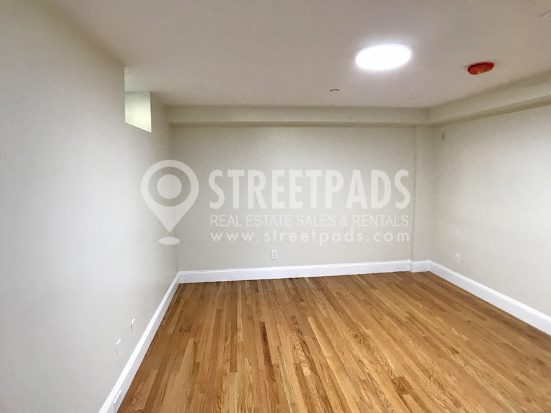 12 Harris St, Coolidge Corner