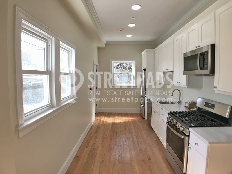 12 Harris St, Coolidge Corner