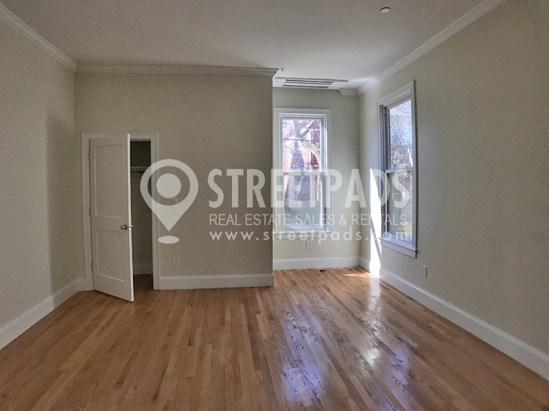 12 Harris St, Coolidge Corner