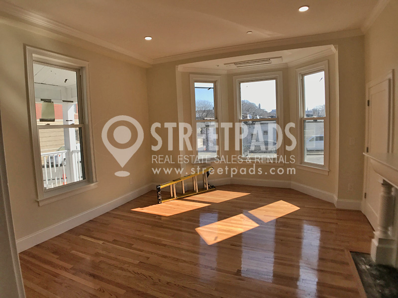 12 Harris St, Coolidge Corner