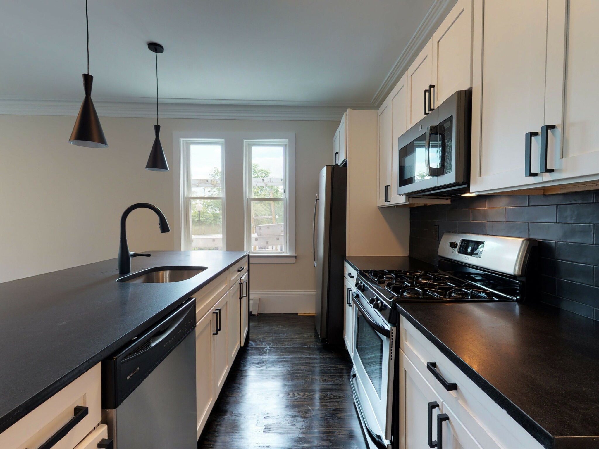 839 Parker St, Mission Hill