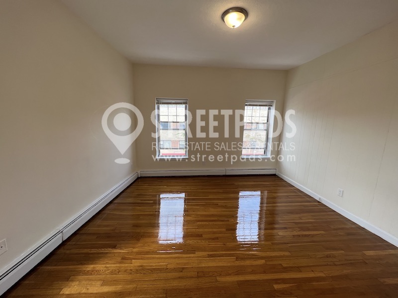 180 North Beacon St, Brighton