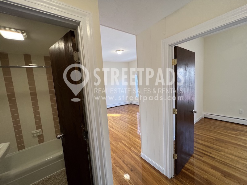 180 North Beacon St, Brighton