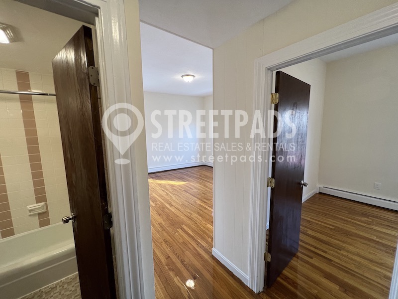 180 North Beacon St, Brighton