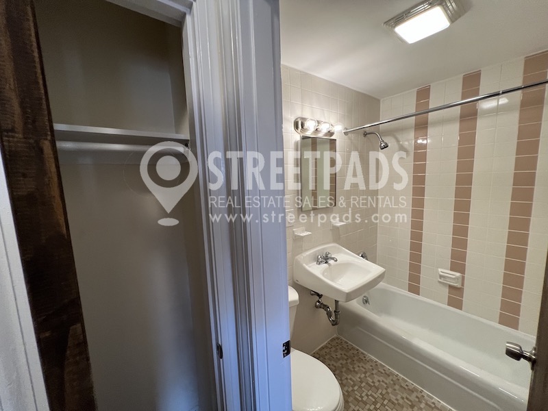 180 North Beacon St, Brighton