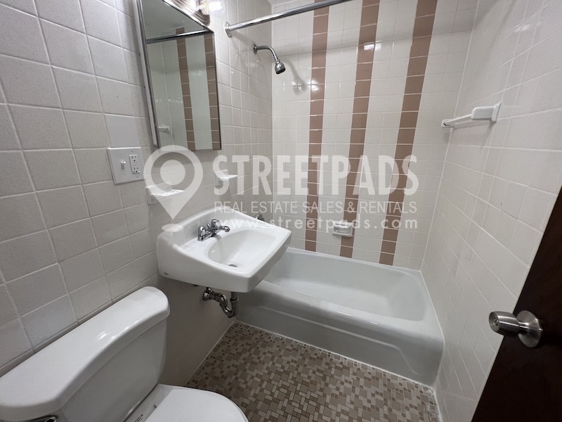 180 North Beacon St, Brighton