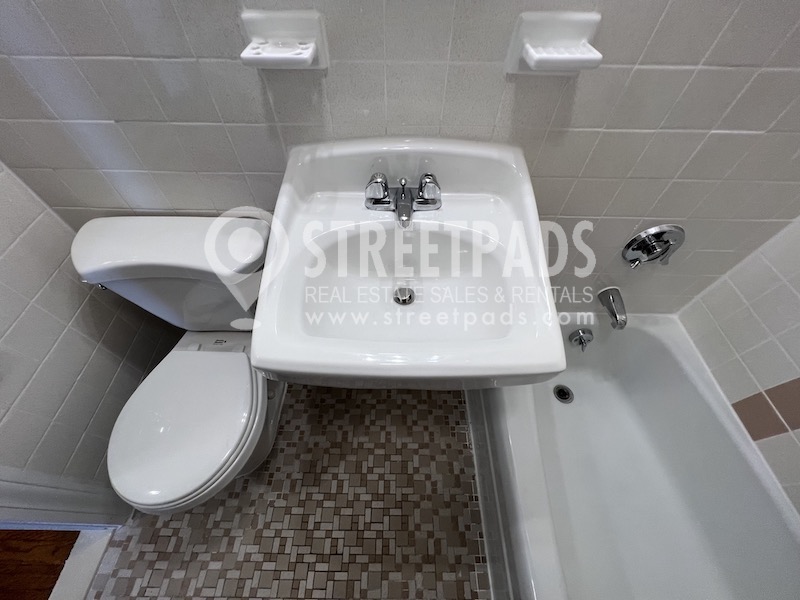 180 North Beacon St, Brighton