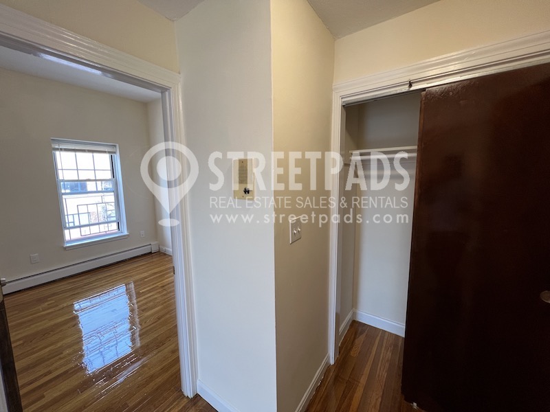 180 North Beacon St, Brighton