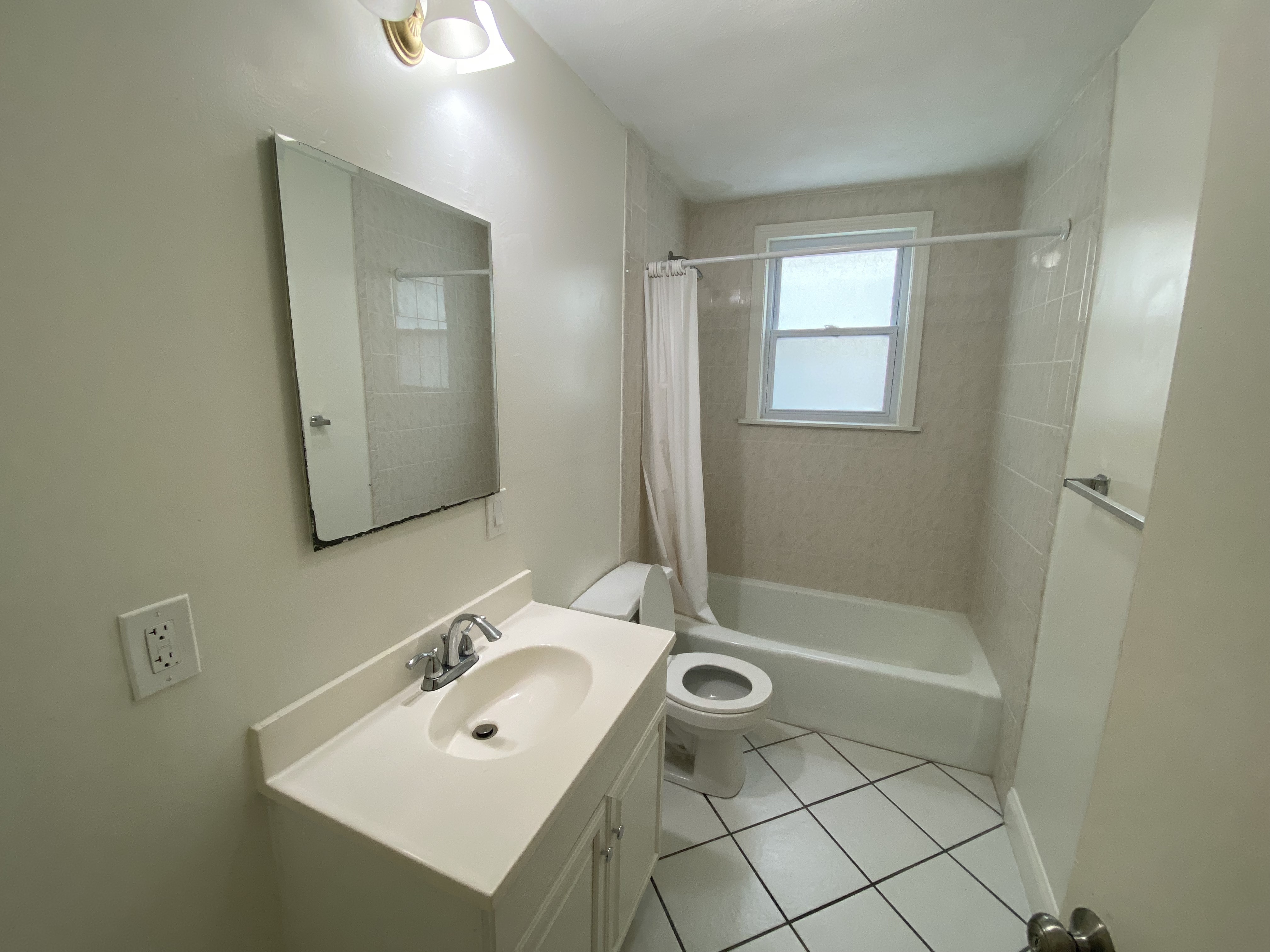 14 Callender St, Central Square