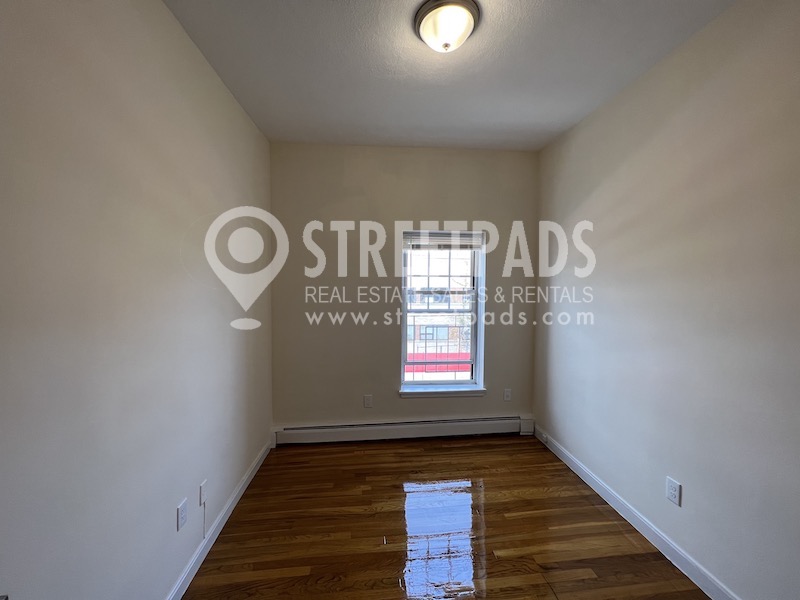 180 North Beacon St, Brighton