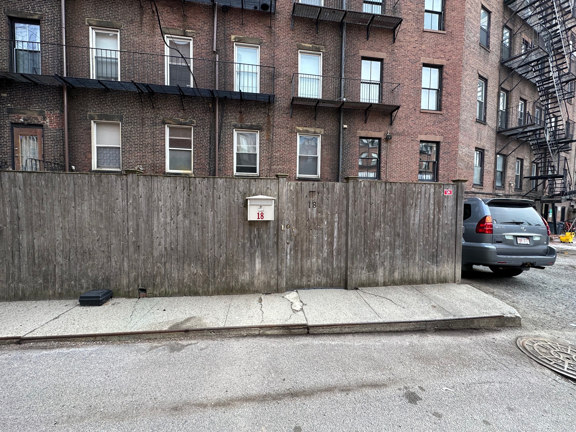 18 Mount Vernon Sq, Beacon Hill