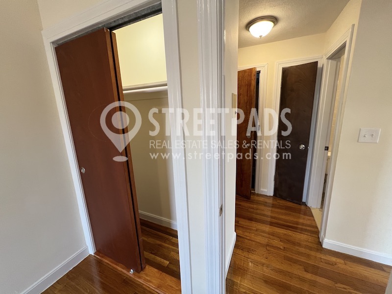 180 North Beacon St, Brighton