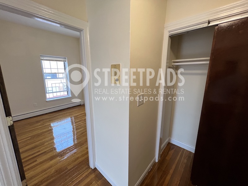 180 North Beacon St, Brighton