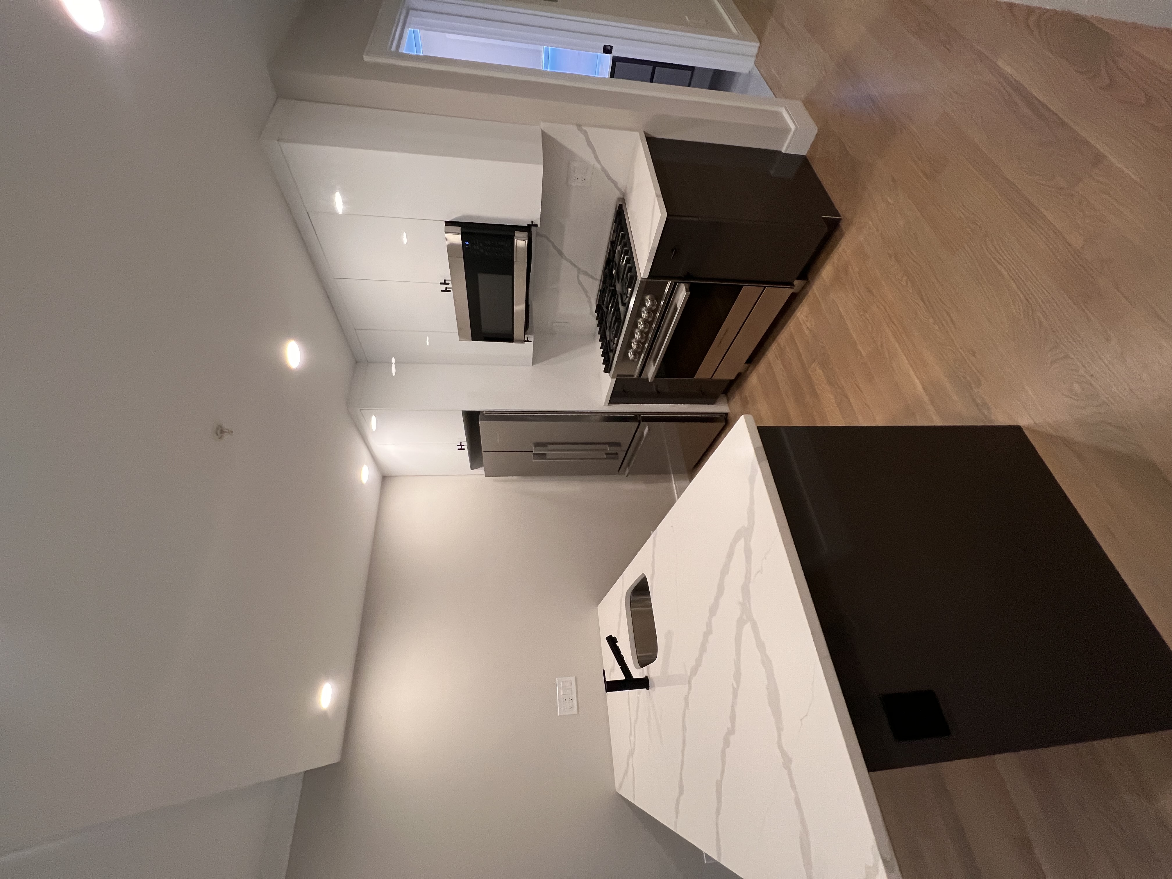 535 Newbury St, Fenway