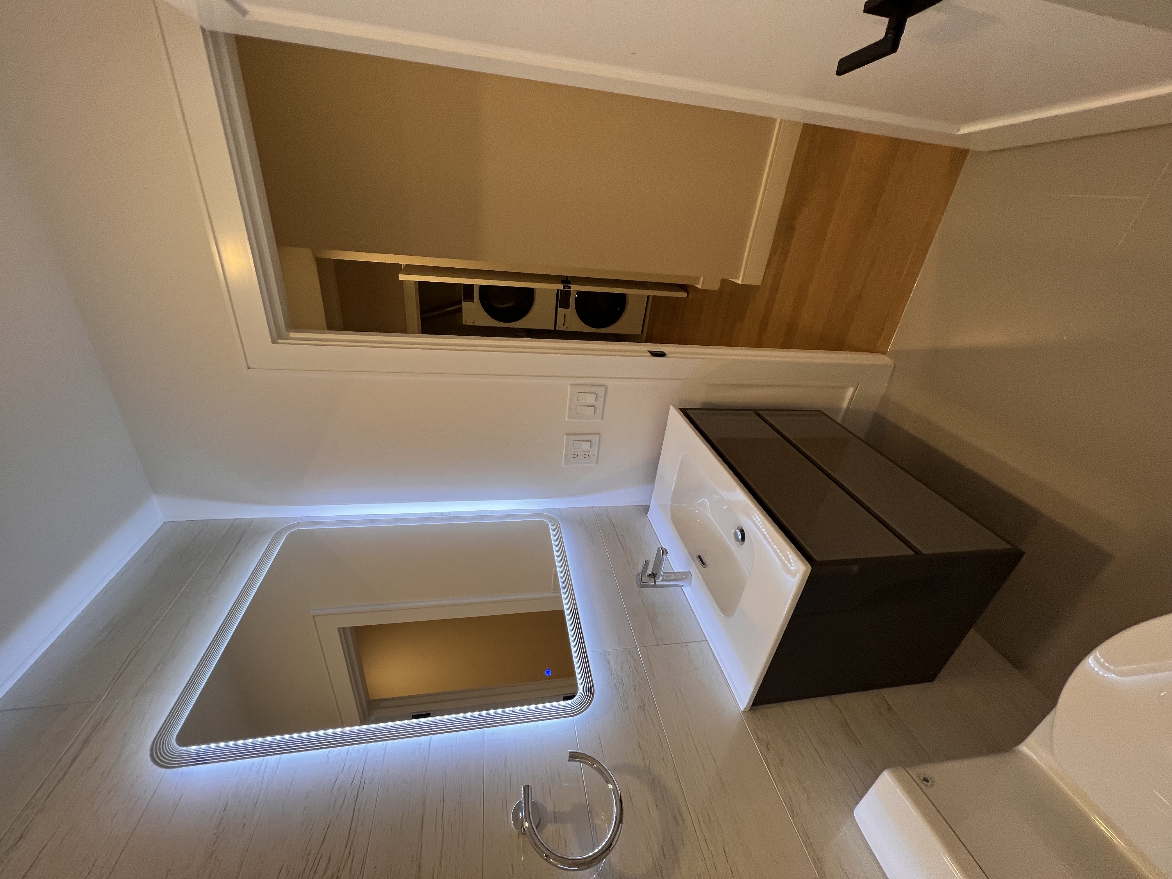 535 Newbury St, Fenway