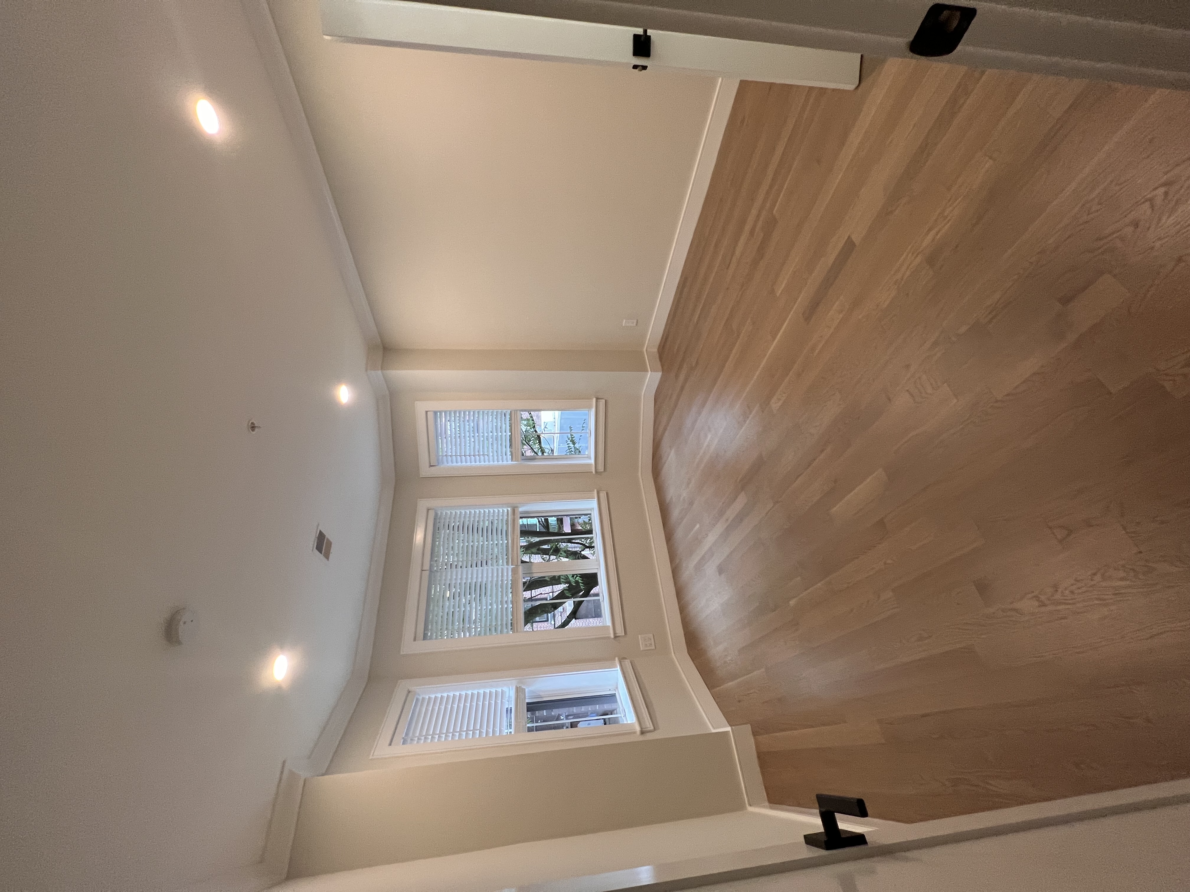 535 Newbury St, Fenway