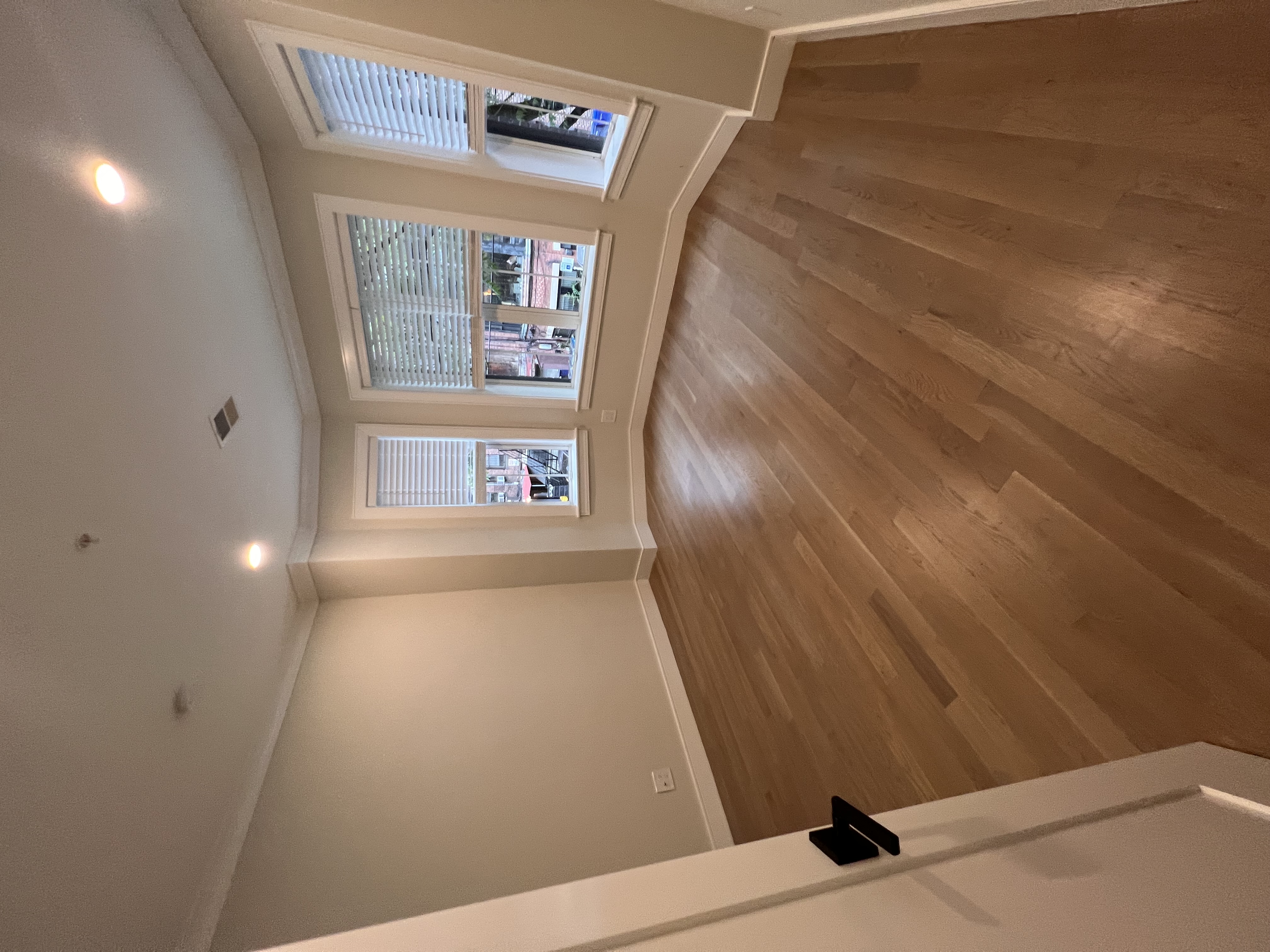 535 Newbury St, Fenway