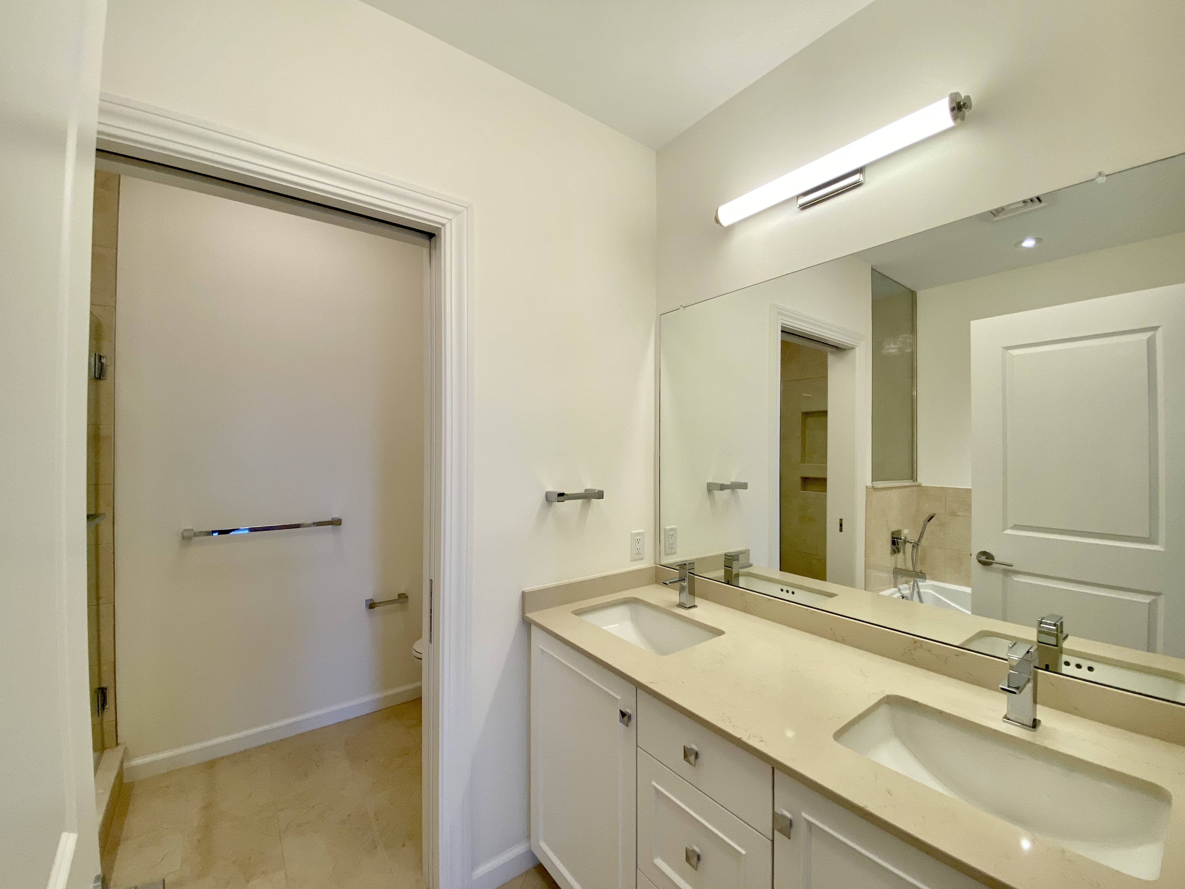 200 Estate Dr, Chestnut Hill