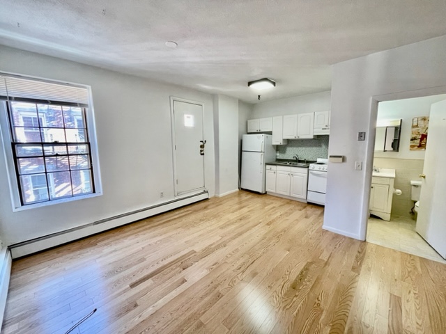 160 Salem St, North End