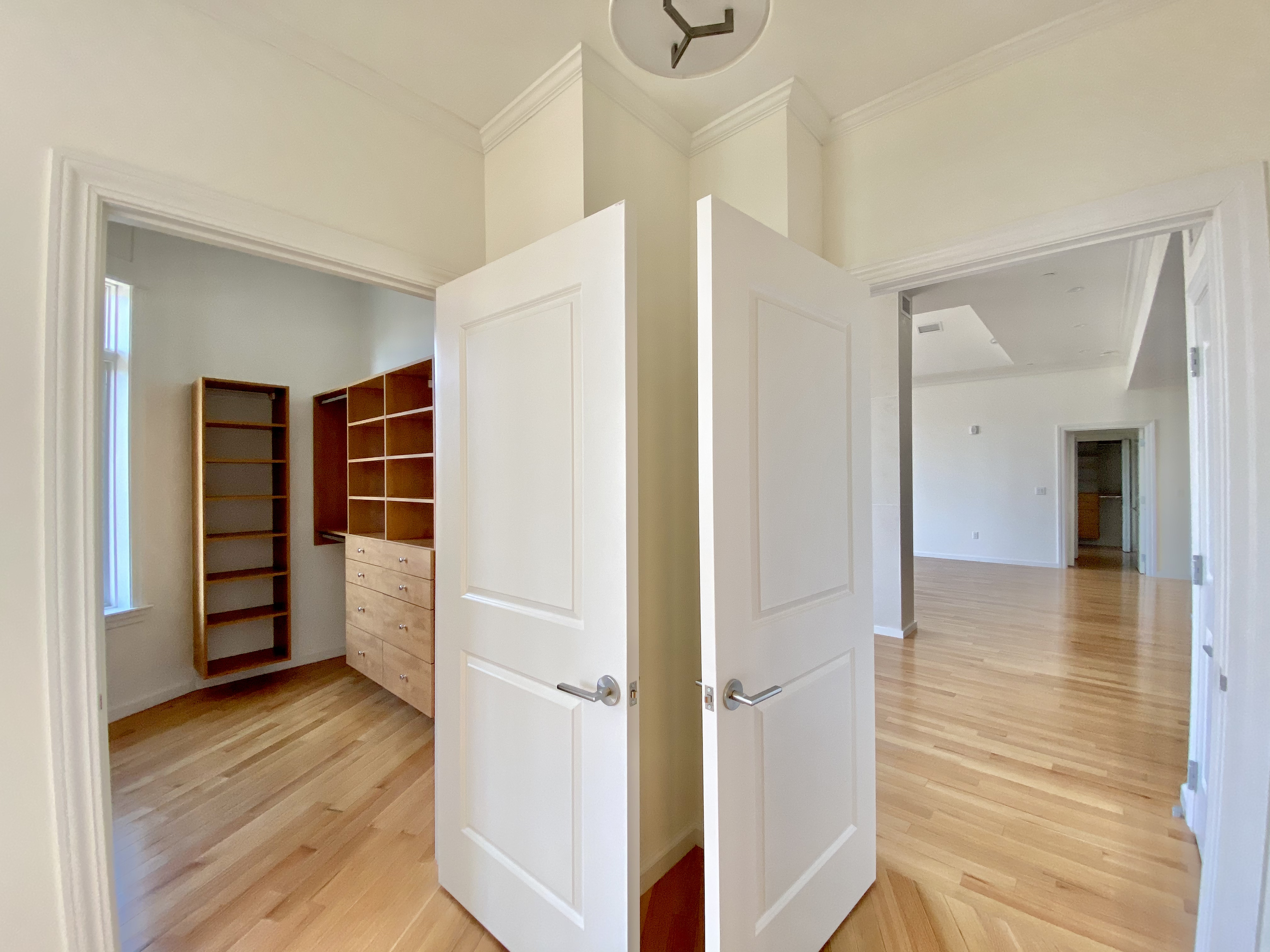 200 Estate Dr, Chestnut Hill