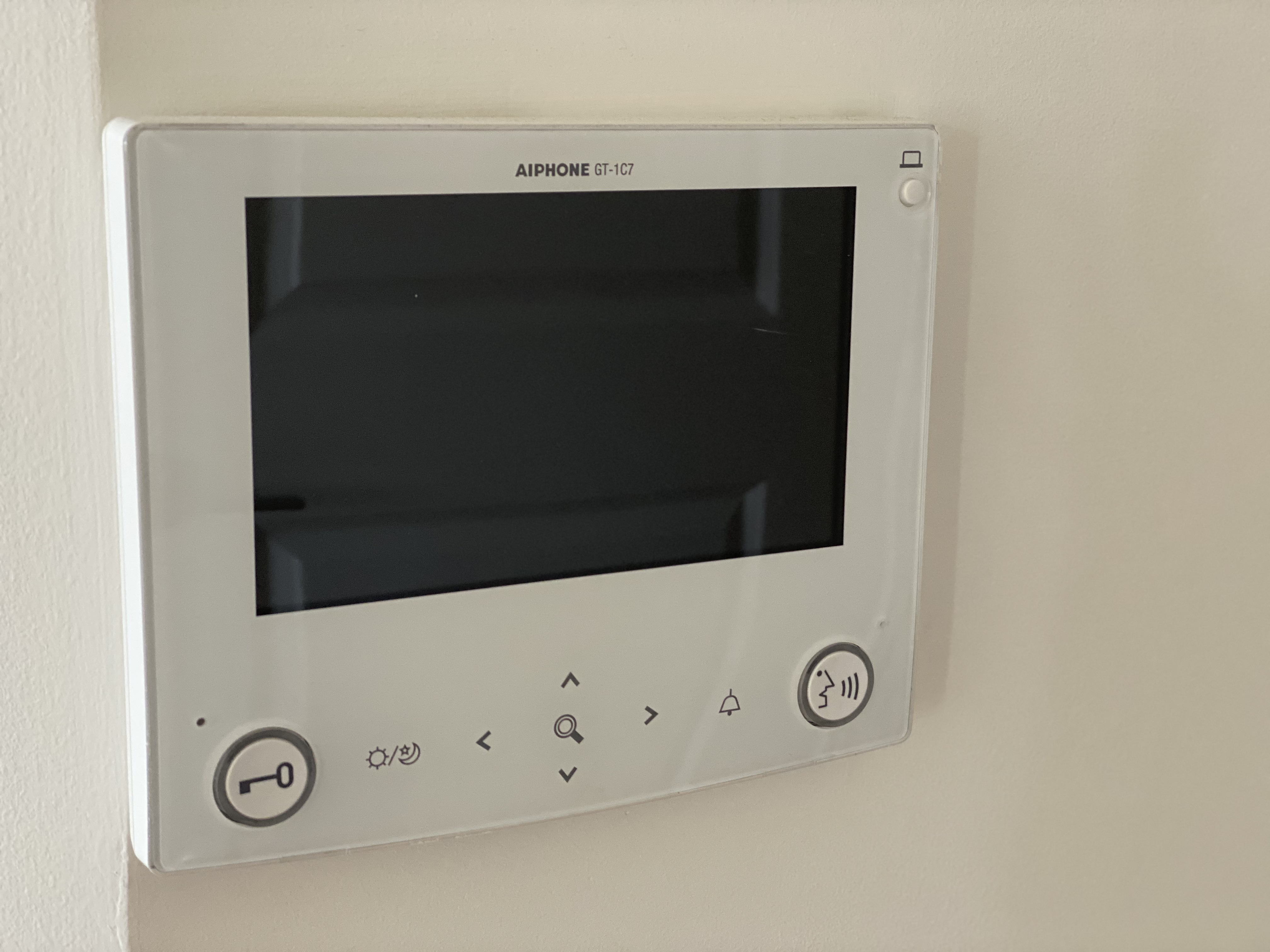 200 Estate Dr, Chestnut Hill