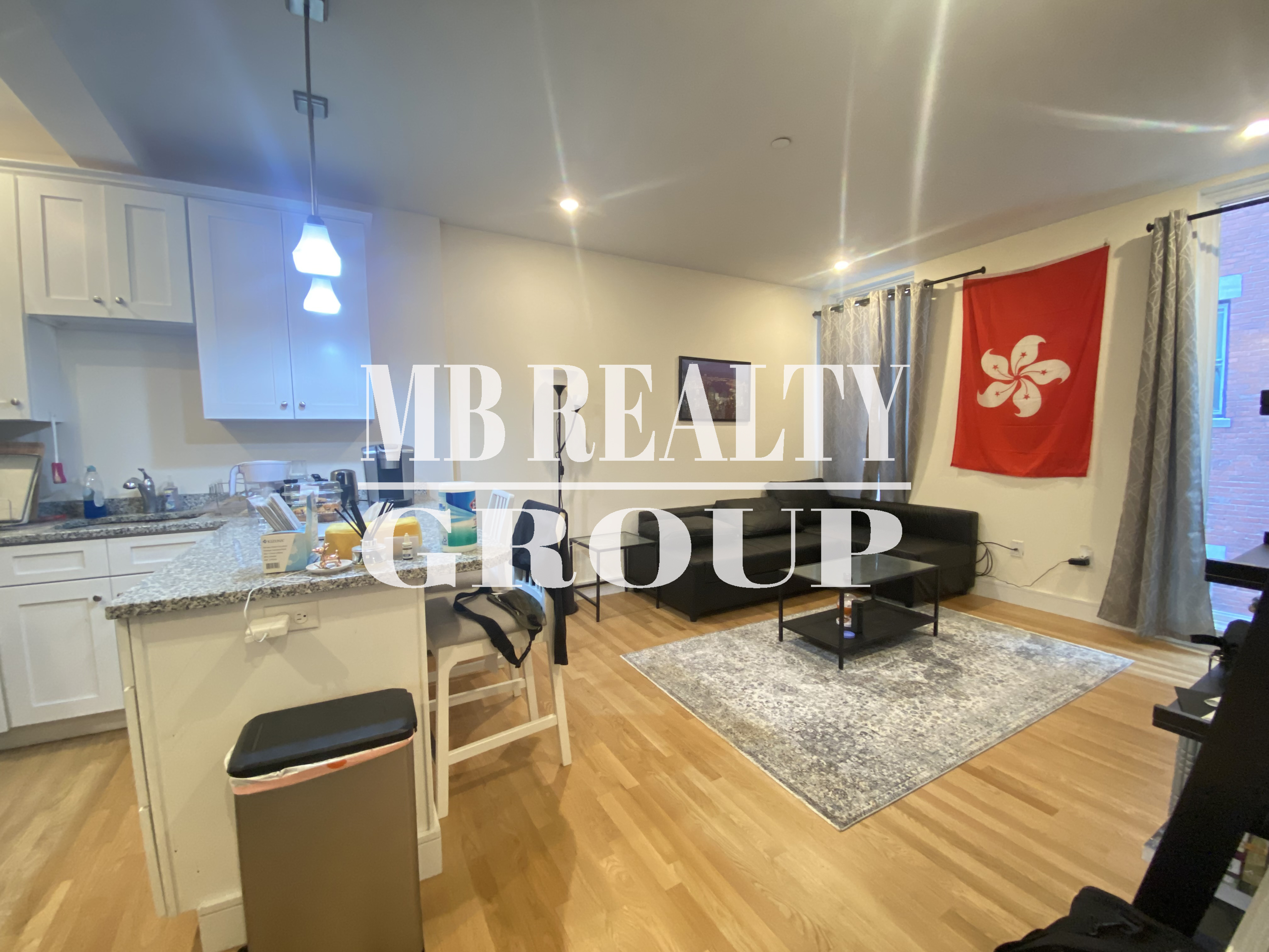 877 Beacon St, Fenway