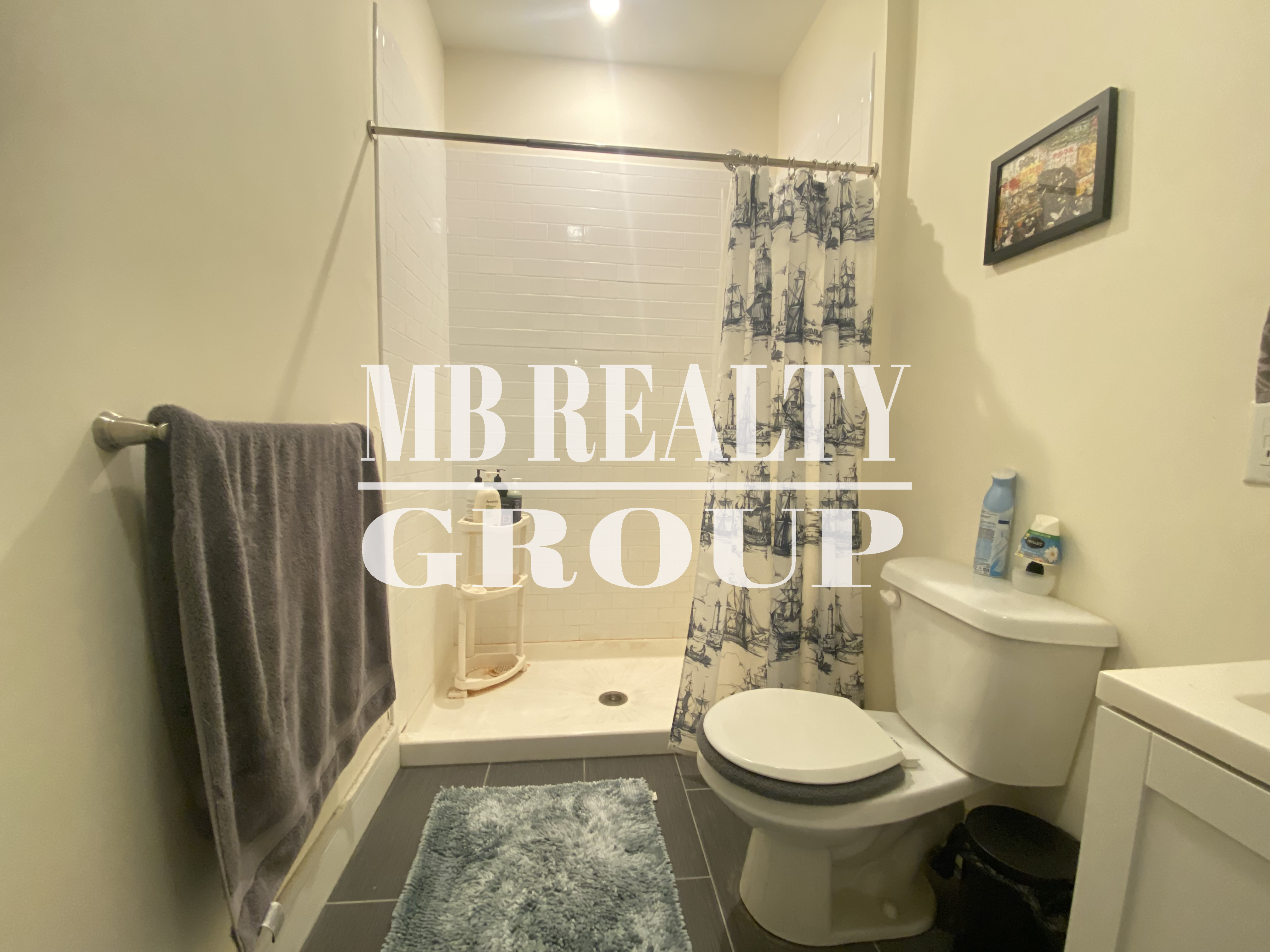 877 Beacon St, Fenway