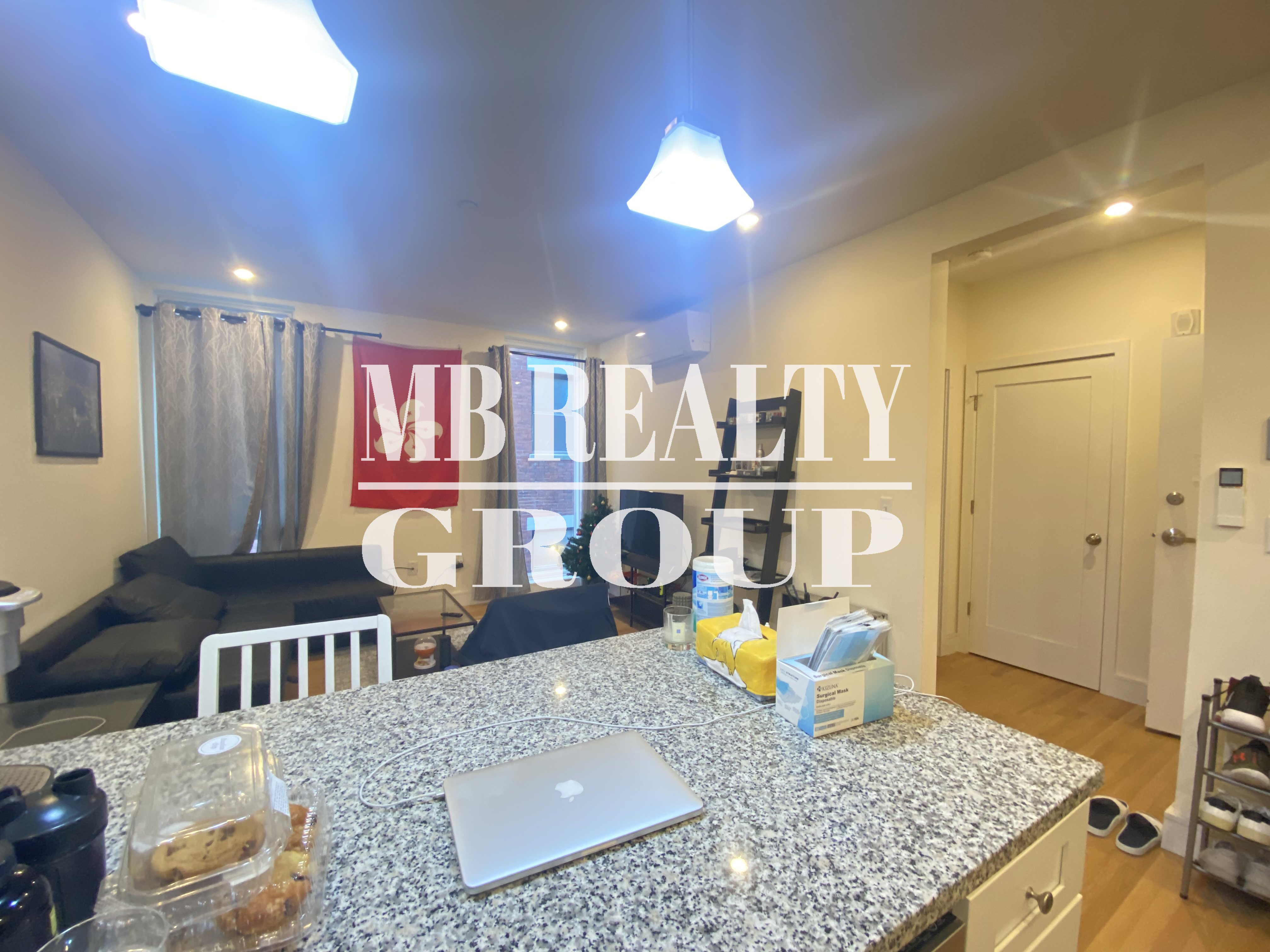 877 Beacon St, Fenway