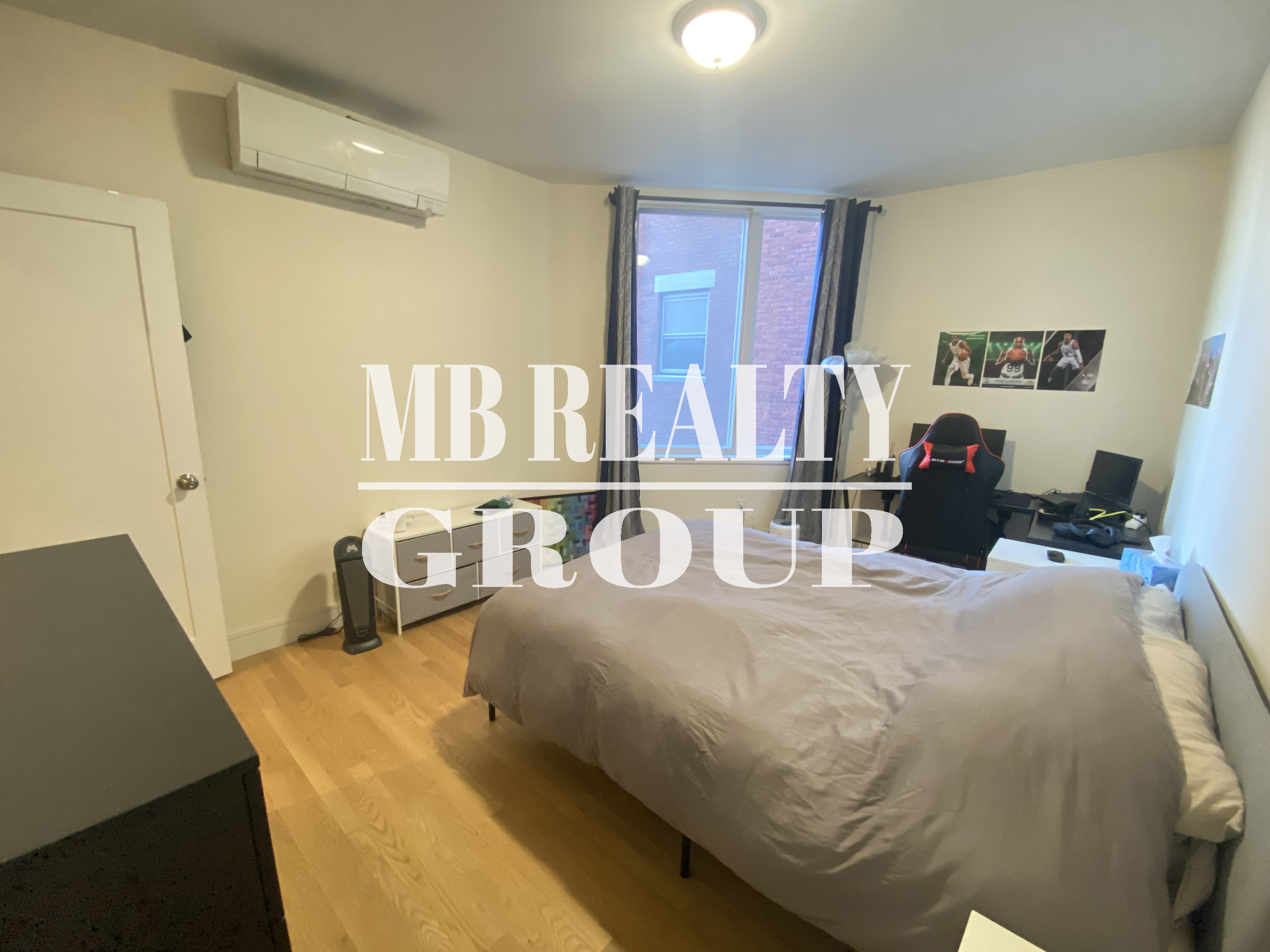 877 Beacon St, Fenway