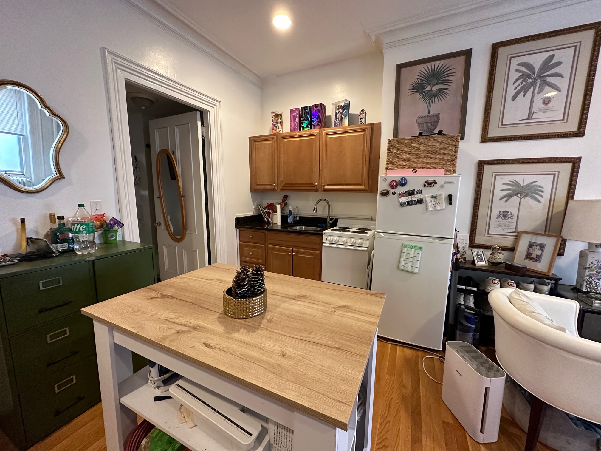 98 Charles St, Beacon Hill