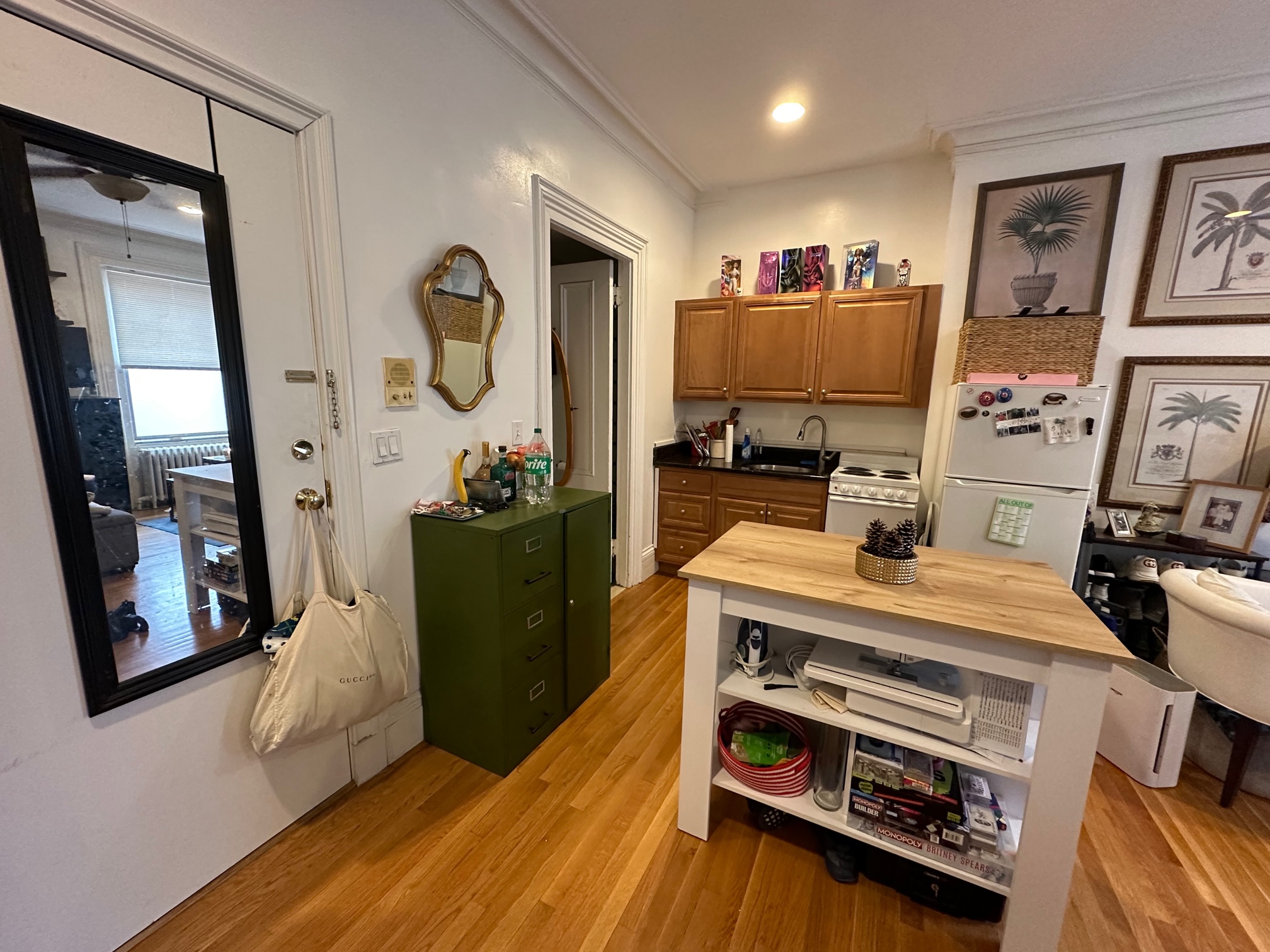 98 Charles St, Beacon Hill