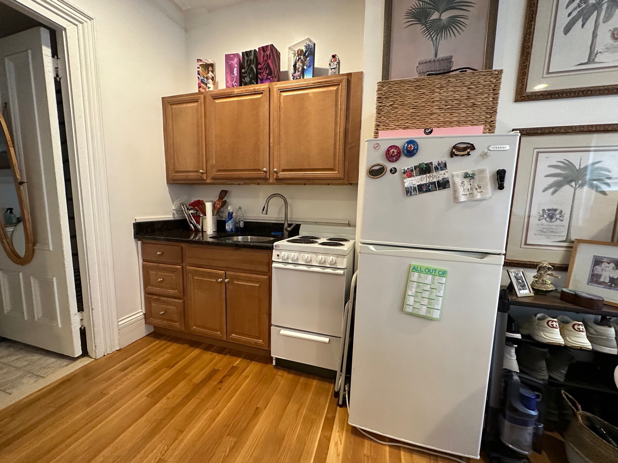 98 Charles St, Beacon Hill