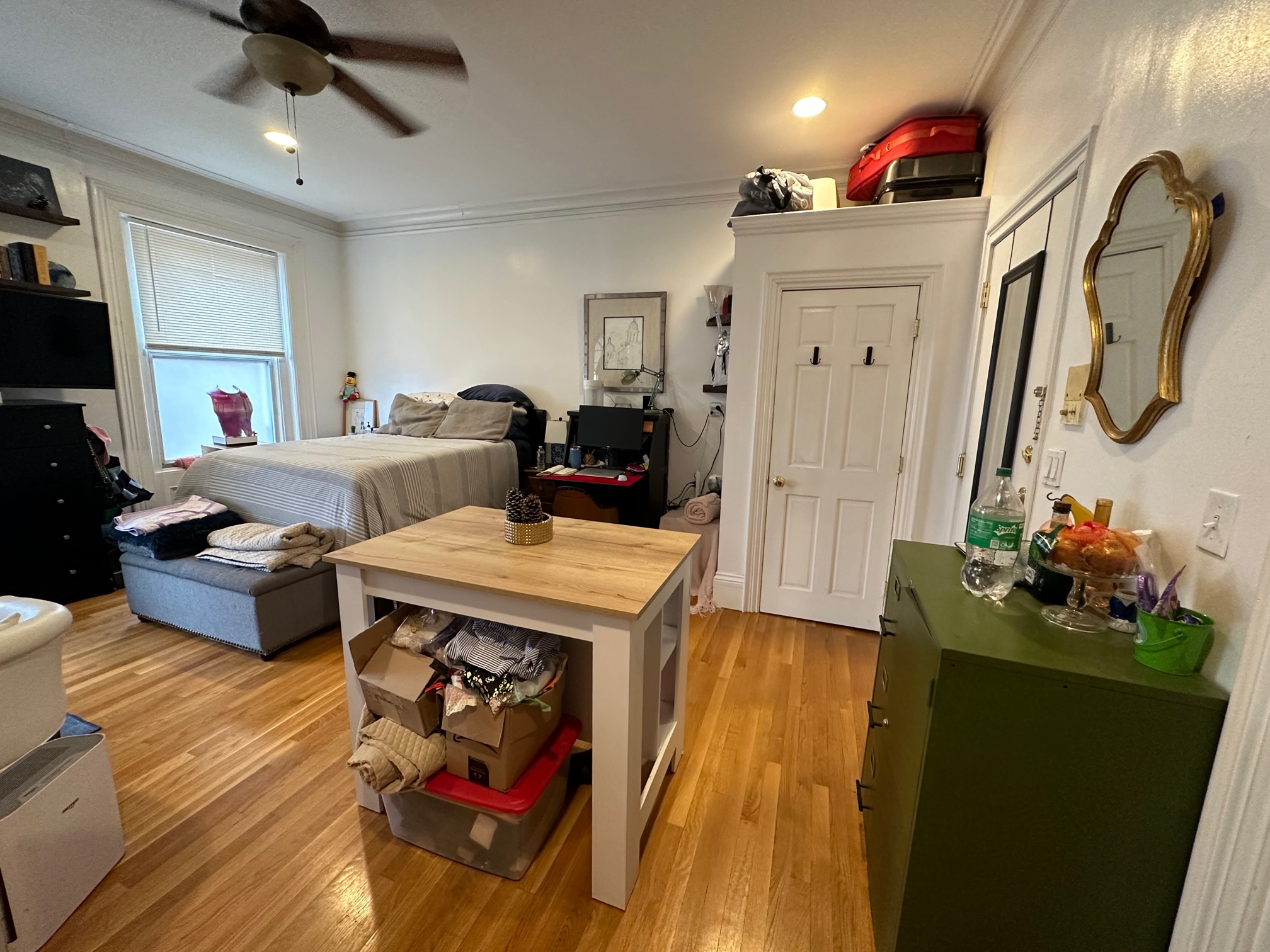 98 Charles St, Beacon Hill