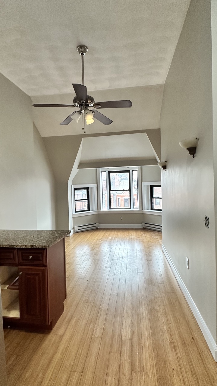 250 Newbury St, Back Bay