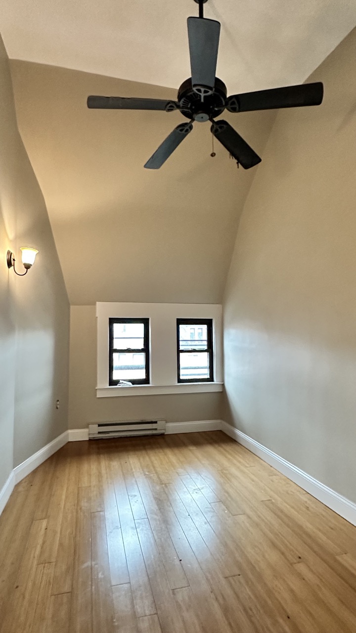 250 Newbury St, Back Bay