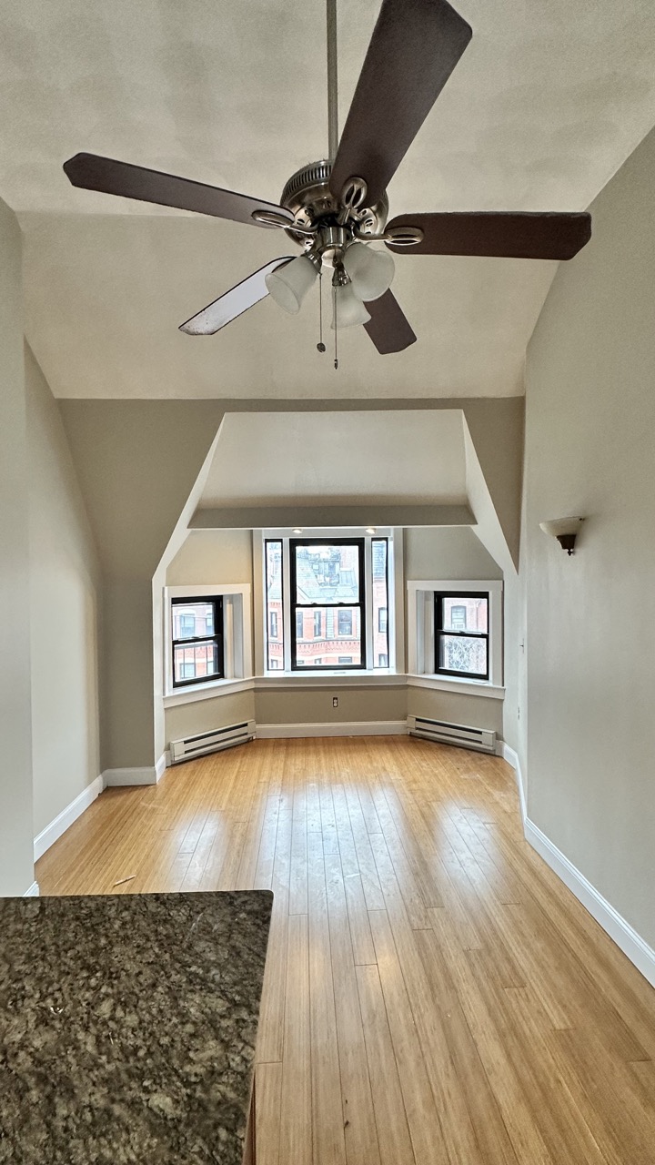 250 Newbury St, Back Bay