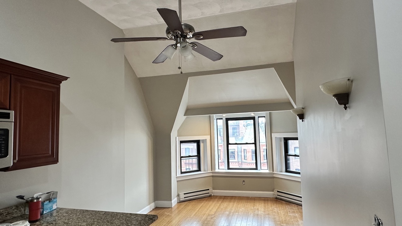 250 Newbury St, Back Bay